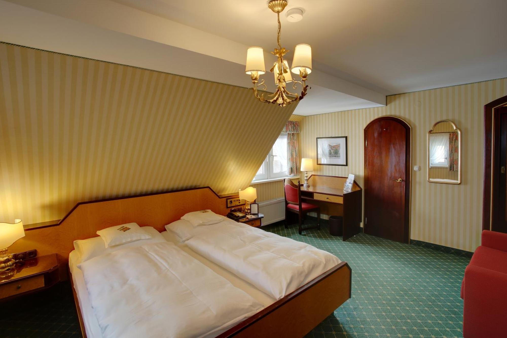Hotel Brauereigasthof Landwehr-Braeu Reichelshofen Δωμάτιο φωτογραφία