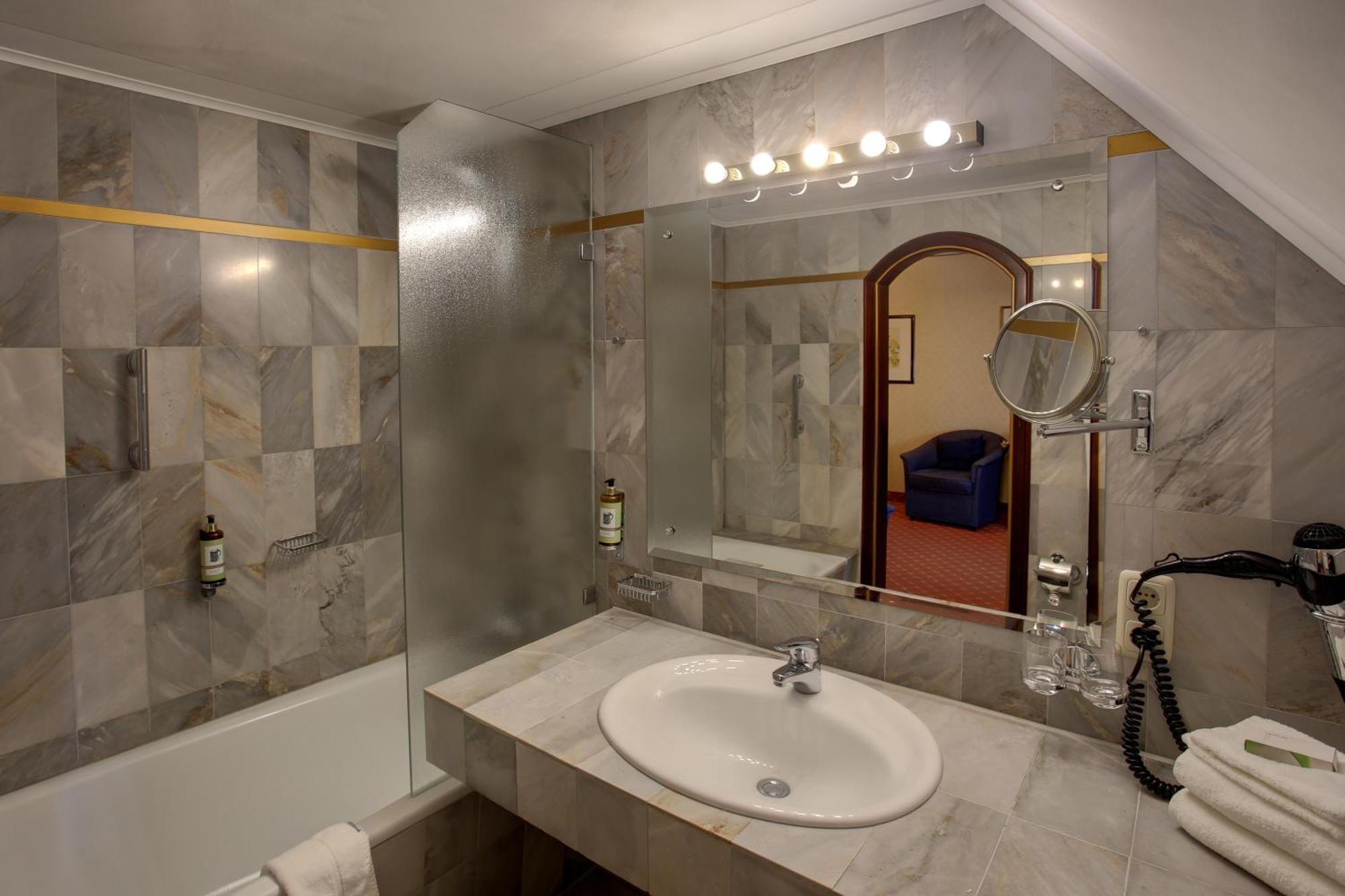 Hotel Brauereigasthof Landwehr-Braeu Reichelshofen Δωμάτιο φωτογραφία