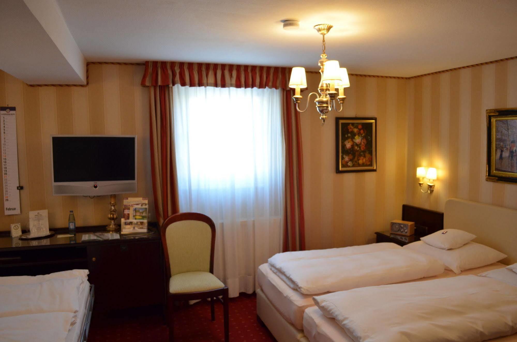 Hotel Brauereigasthof Landwehr-Braeu Reichelshofen Εξωτερικό φωτογραφία